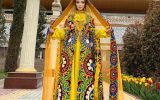 چکن باغی رنگارنگ بر تن زنان تاجیک